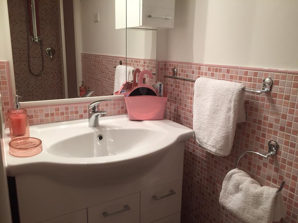 L'Aurora Viola Bed & Breakfast Carbonia Oda fotoğraf