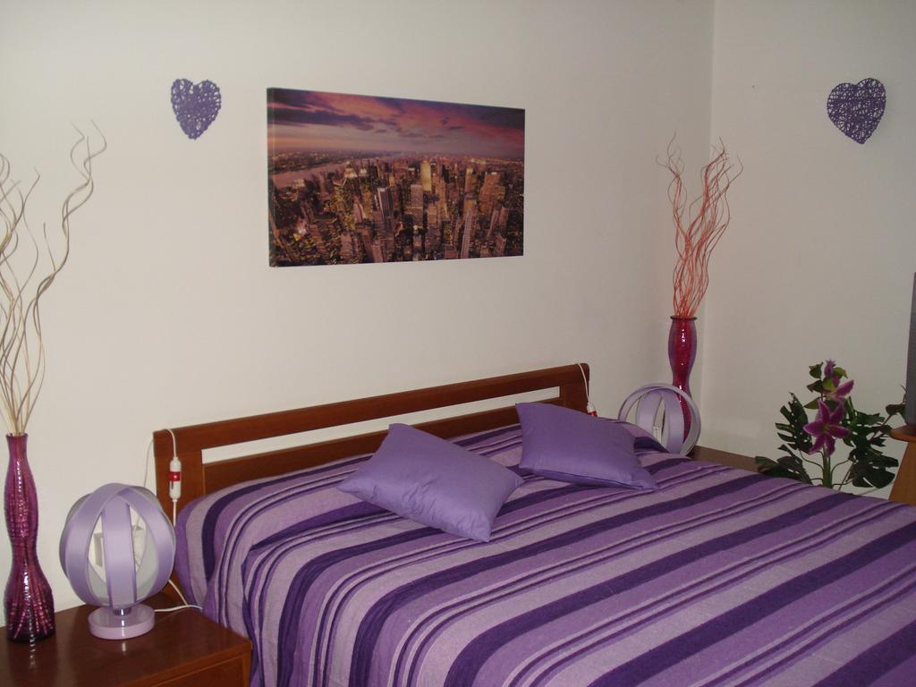 L'Aurora Viola Bed & Breakfast Carbonia Oda fotoğraf