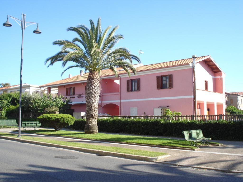 L'Aurora Viola Bed & Breakfast Carbonia Oda fotoğraf