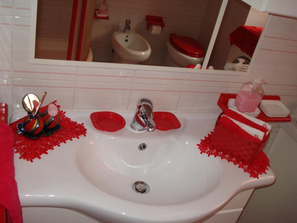 L'Aurora Viola Bed & Breakfast Carbonia Oda fotoğraf
