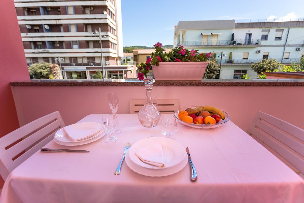 L'Aurora Viola Bed & Breakfast Carbonia Dış mekan fotoğraf