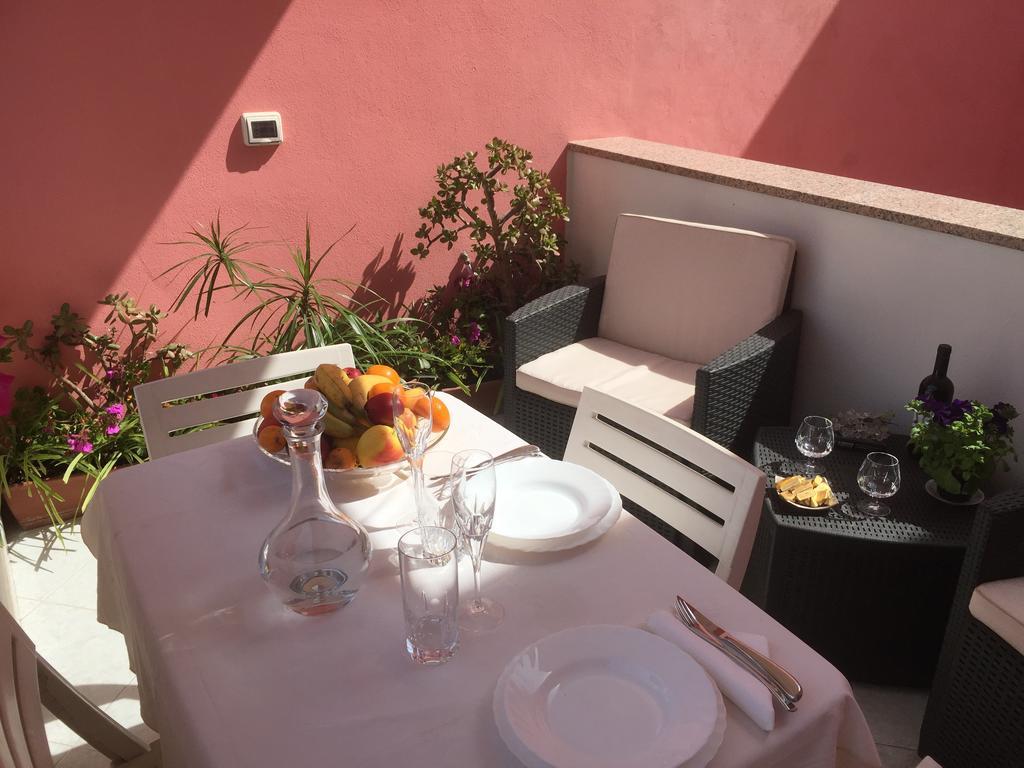 L'Aurora Viola Bed & Breakfast Carbonia Dış mekan fotoğraf